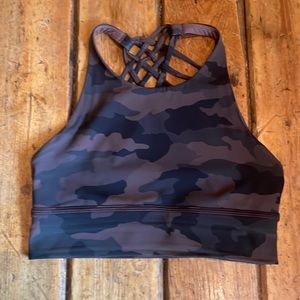 Lululemon Free to be Wild longline high neck size 6
